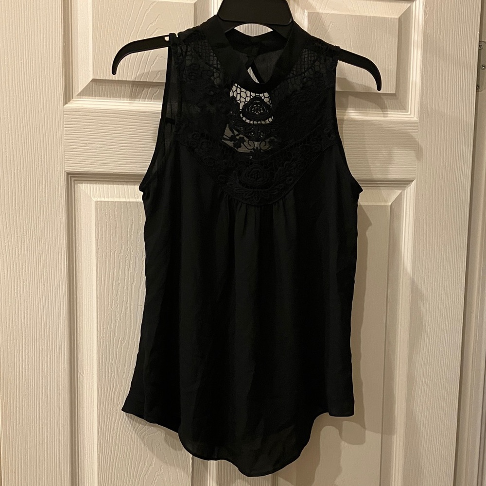 Iz Byer Black Sleeveless Lace Yoke Camisole